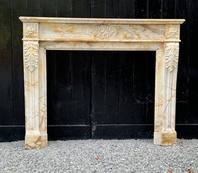 Cheminée De Style Louis XVI En Marbre Jaune De Sienne Vers 1880