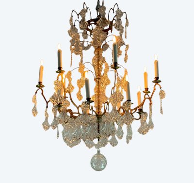 Lampadario a gabbia in bronzo dorato decorato con pendenti in vetro a forma di piuma di pavone, circa 1800