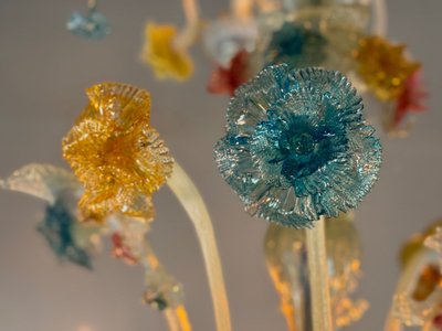 Lampadario veneziano in vetro di Murano multicolore, 11 bracci su due livelli, circa 1880