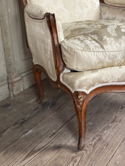 Paire De Grandes Bergères Louis XV Estampillée Nicolas Quinibert Foliot , Paris XVIIIème Siècle