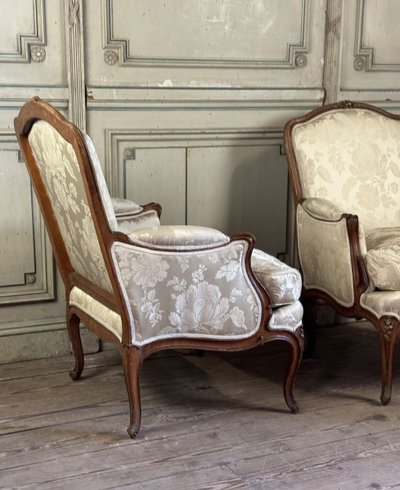 Paire De Grandes Bergères Louis XV Estampillée Nicolas Quinibert Foliot , Paris XVIIIème Siècle