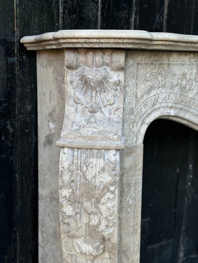 Camino Napoleone III in Marmo Beige Lumel, 1880 circa