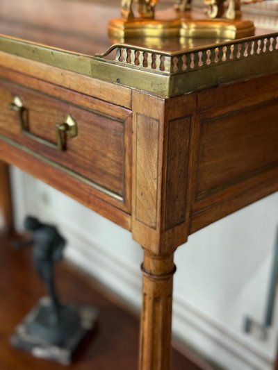 Console En Acajou Louis XVI, XVIIIème siècle