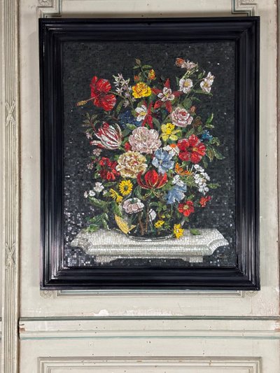 Stillleben mit Blumenstrauß, Glasmosaik, Monogramm Ch, um 1980