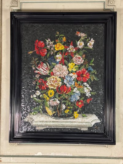 Stillleben mit Blumenstrauß, Glasmosaik, Monogramm Ch, um 1980