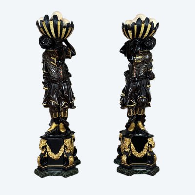 Coppia di porta bacinelle moreschi, sculture veneziane laccate e dorate, circa 1880