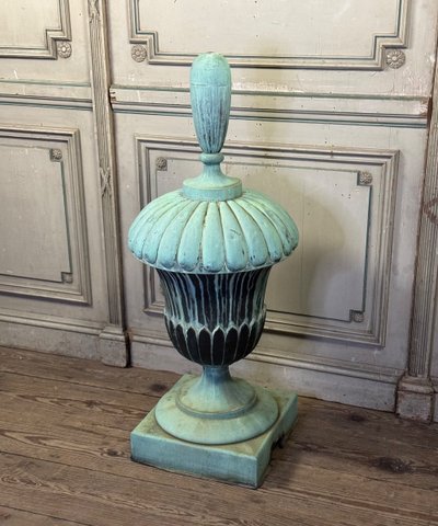 Terminale in rame, Urna decorativa, 1880 circa