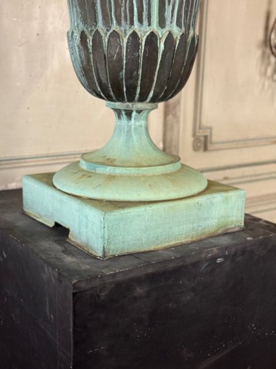 Terminale in rame, Urna decorativa, 1880 circa