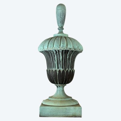 Terminale in rame, Urna decorativa, 1880 circa