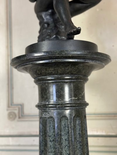 Geriffelte Säule aus Serpentinmarmor, um 1880