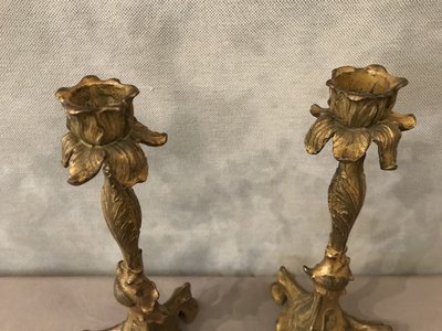 Paire de bougeoirs ancien en régule doré d'époque 19 ème 