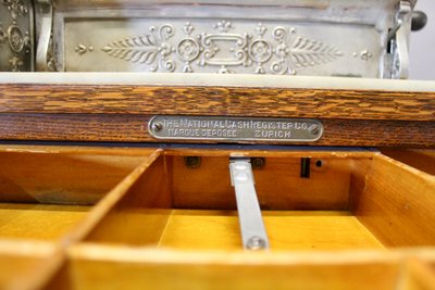 Registrierkasse De La Compagnie National in Franken und Cent