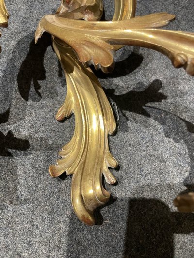 Coppia di applique in bronzo in stile Luigi XV