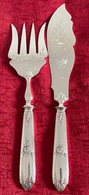 Set à servir le poisson de style Louis XV en argent massif et métal argenté d'époque fin XIXème