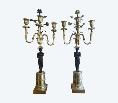 Coppia di candelabri del periodo Direttorio con 2 patine