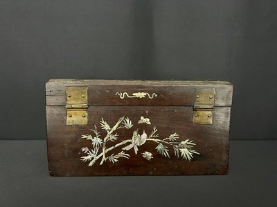 Scatola asiatica in legno esotico e madreperla – Vietnam o Cina, fine XIX secolo