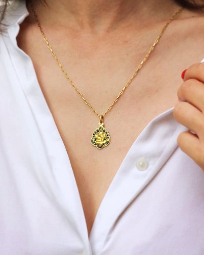 Médaille Art Nouveau Ange de Raphaël en or 18k, pendentif religieux, email plique a jour, bleu