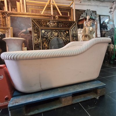 Marble bathtub, early/mid 19th century