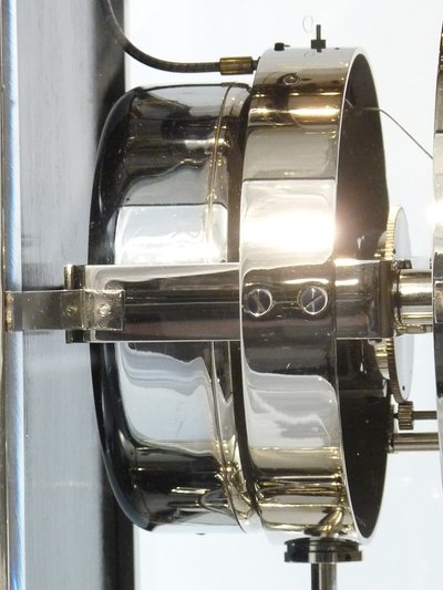 Atmos wall clock by Jean Léon Reutter