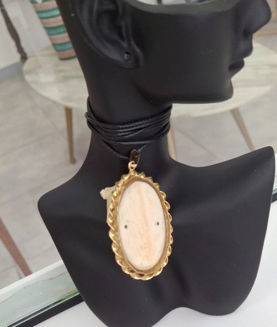 Cammeo in avorio e oro 18k