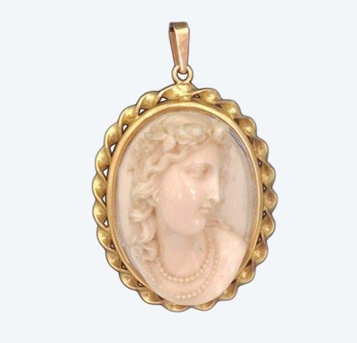 Cammeo in avorio e oro 18k