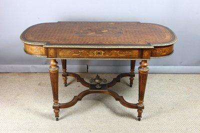 Table de milieu en marqueterie XIXème siècle