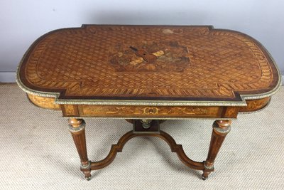 Table de milieu en marqueterie XIXème siècle