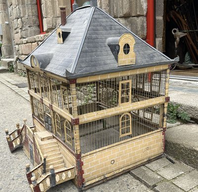 Großer Vogelkäfig Voliere Zink Metall bemalt Haus Herrenhaus Schloss 19. Jahrhundert