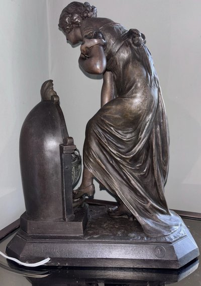 CAUSSÉ Julien (1869-1909) Woman at the fountain Large Art Nouveau night light Spelter Signed