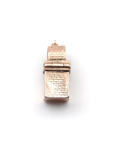 Pendentif message secret cheminée ou puits, architecturé, bijou ancien à secret, message