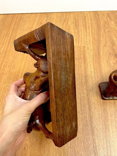 Coppia di fermalibri in legno esotico