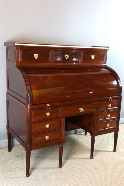 Bureau cylindre style Louis XVI en acajou XIXème siècle