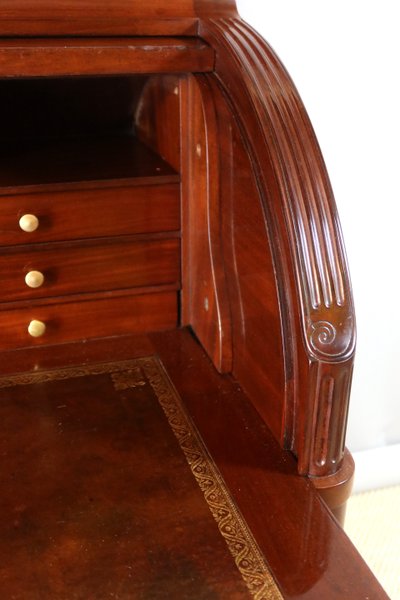 Bureau cylindre style Louis XVI en acajou XIXème siècle