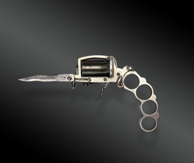 Revolver con sistema Dolne-Bar, noto come "APACHE", in argento massiccio. Circa 1870