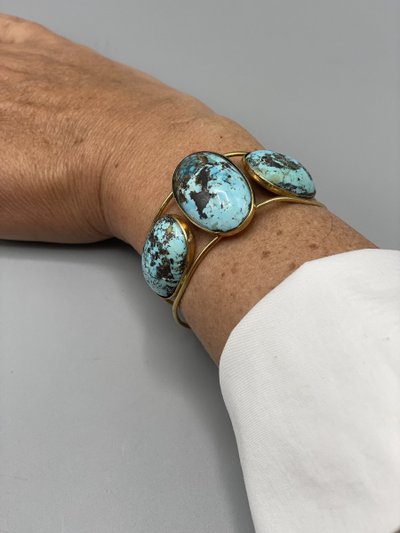 Bracciale rigido in oro con 3 cabochon di turchese
