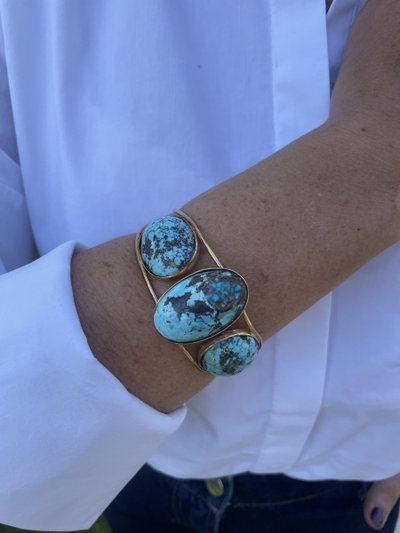 Bracciale rigido in oro con 3 cabochon di turchese