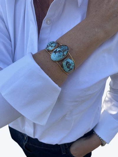 Bracciale rigido in oro con 3 cabochon di turchese