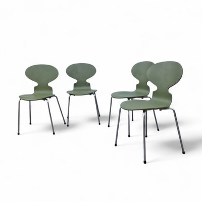 Série de 4 chaises "Fourmi" modèle 3107 par Arne Jacobsen pour Fritz Hansen, Danemark 