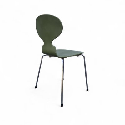 Série de 4 chaises "Fourmi" modèle 3107 par Arne Jacobsen pour Fritz Hansen, Danemark 