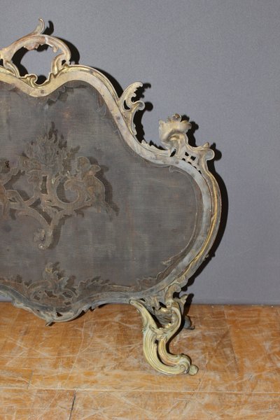 Ecran de cheminée Louis XV en bronze fin XIX