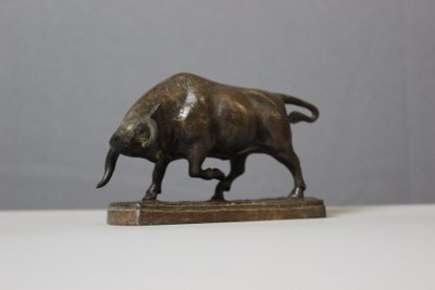 Toro in bronzo di Blaize intorno al 1900