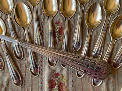 14-piece tea set.