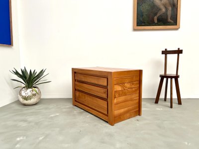 Cassettiera in olmo massello, Maison Regain, circa 1970