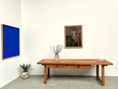 Grande table de ferme brutaliste en hêtre 