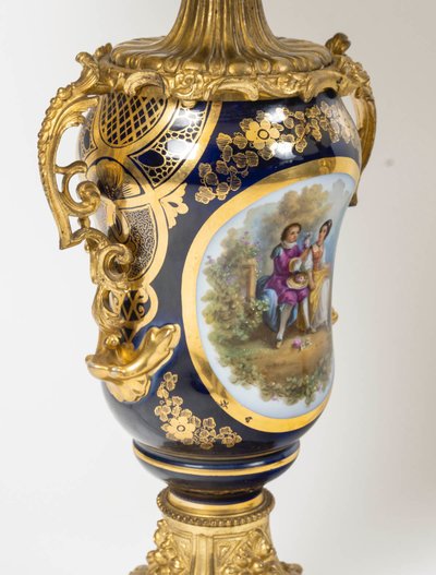 COPPIA DI VASI CON LAMPADA, FINE XIX SECOLO