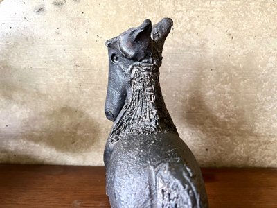 Sculpture en céramique émaillée noire signée Pouchain – Circa 1960