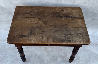 Desk table