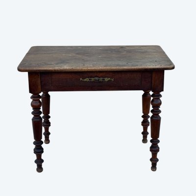 Desk table