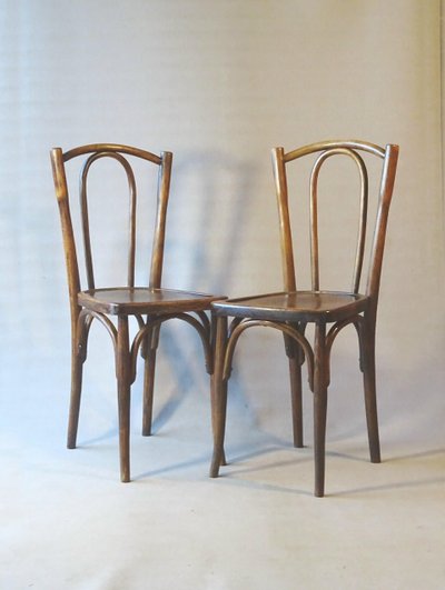 2 bistro chairs No. 56, wooden seat, No. Thonet - 1920 -