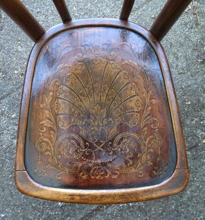 2 bistro chairs No. 56, wooden seat, No. Thonet - 1920 -